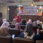 reses:-warga-ngadu-anak-mereka-tak-dapat-sekolah-negeri-ke-ketua-dprd-sumbar