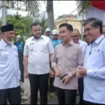 wako-padang-dampingi-wapres-gibran-tinjau-penyaluran-bsu