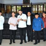 walikota-padang-fadly-amran-sambut-kedatangan-wakil-presiden-gibran-rakabuming-raka