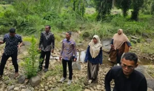 anggota-dprd-sumbar-ali-muda-tinjau-sungai-batang-naliak-kaciak-pasaman