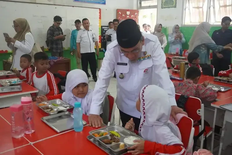 sppg-purus-telah-salurkan-makan-bergizi-gratis-untuk-2.331-siswa