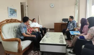 rri-ajak-walikota-bukittinggi-jadi-tokoh-pembaca-berita rri-ajak-walikota-bukittinggi-jadi-tokoh-pembaca-berita