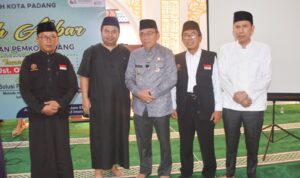 maigus-nasir-himbau-seluruh-asn-dilingkup-pemko-padang-sosialisasikan-hkj-356-ke-masyarakat maigus-nasir-himbau-seluruh-asn-dilingkup-pemko-padang-sosialisasikan-hkj-356-ke-masyarakat