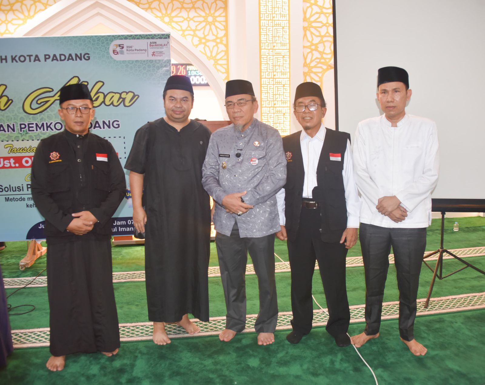 maigus-nasir-himbau-seluruh-asn-dilingkup-pemko-padang-sosialisasikan-hkj-356-ke-masyarakat