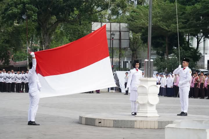 warga-padang-diimbau-kibarkan-bendera-merah-putih-mulai-1-agustus
