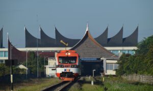 mulai-1-agustus-2025-ka-lembah-anai-kembali-layani-penumpang-hingga-bim mulai-1-agustus-2025-ka-lembah-anai-kembali-layani-penumpang-hingga-bim