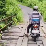jembatan-di-matua-hilia-menuju-sitingkai-dan-palupuh-dalam-kondisi-parah