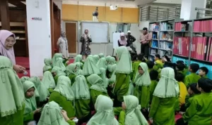murid-sd-pertiwi-2-ikuti-pelatihan-di-dinas-kearsipan-dan-perpustakaan-sumbar murid-sd-pertiwi-2-ikuti-pelatihan-di-dinas-kearsipan-dan-perpustakaan-sumbar