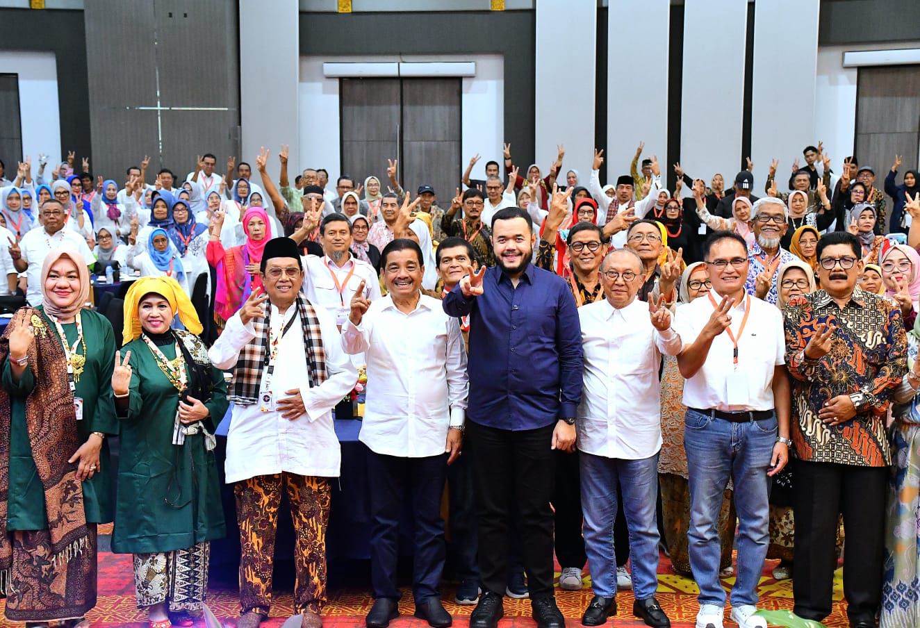 walikota-padang-tutup-mubes-reuni-akbar-alumni-lintas-angkatan-smpn-2-padang