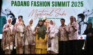 ketua-dekranasda-sumbar:-padang-fashion-summit,-ruang-anak-muda-tunjukkan-bakat ketua-dekranasda-sumbar:-padang-fashion-summit,-ruang-anak-muda-tunjukkan-bakat