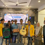 tim-pengabdian-pendidikan-musik-departemen-sendratasik-fbs-unp-berikan-pelatihan-kepada-musisi-jalanan-pantai-padang