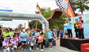 dalam-rangka-hjk-padang-ke-356-ribuan-masyarakat-ikuti-ajang-fun-run