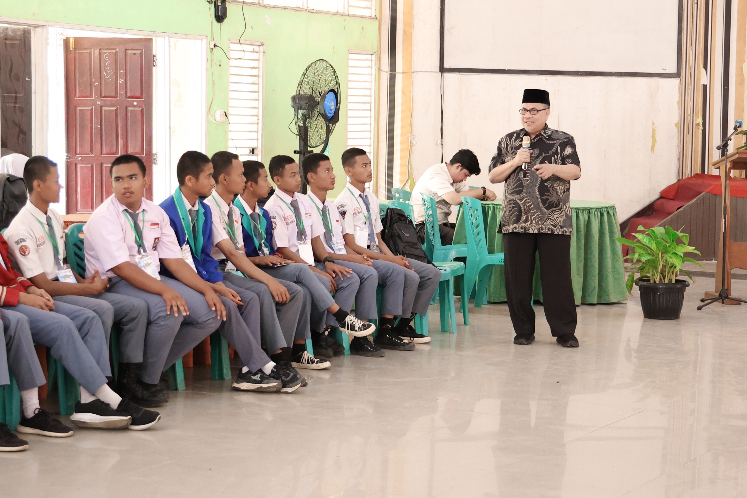 ketua-dprd-sumbar-muhidi:-pemimpin-masa-depan-harus-paham-agama,-adat,-dan-budaya