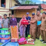 dinsos-agam-serahkan-bantuan-untuk-korban-kebakaran-di-batu-balantai-canduang