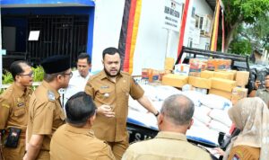 walikota-padang-salurkan-bansos-secara-simbolis-kepada-penyandang-disabilitas walikota-padang-salurkan-bansos-secara-simbolis-kepada-penyandang-disabilitas