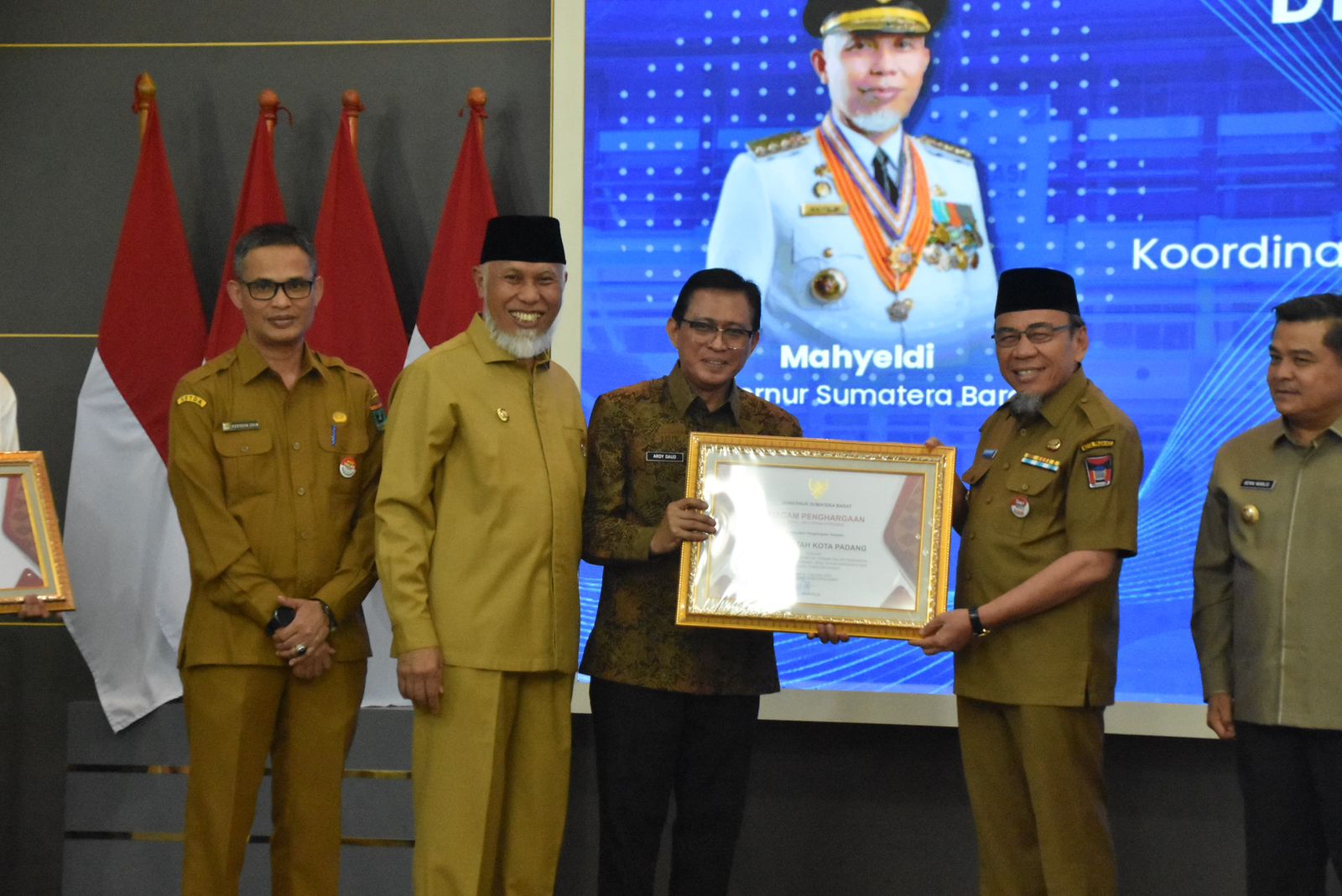 pemko-padang-boyong-tiga-penghargaan-sekaligus