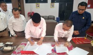 komisi-informasi-sumbar-jalin-kerjasama-dengan-unes-dan-aai-padang