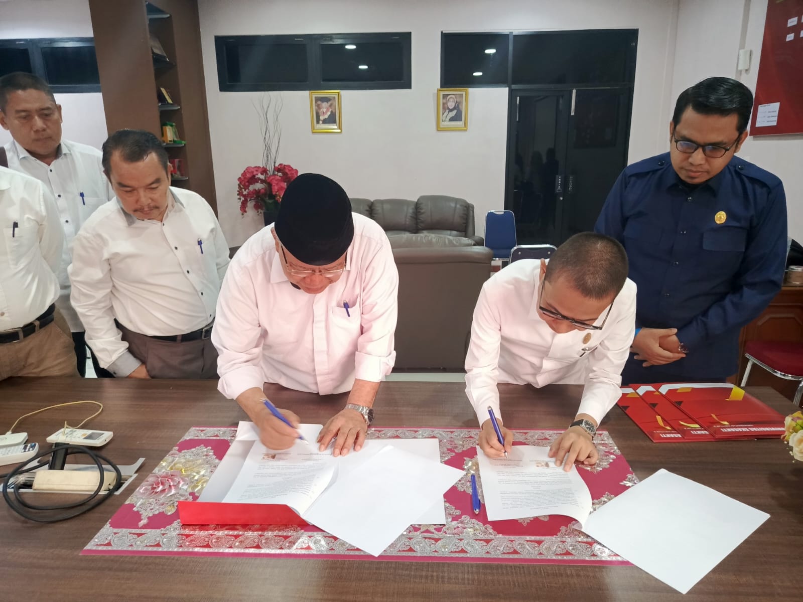 komisi-informasi-sumbar-jalin-kerjasama-dengan-unes-dan-aai-padang