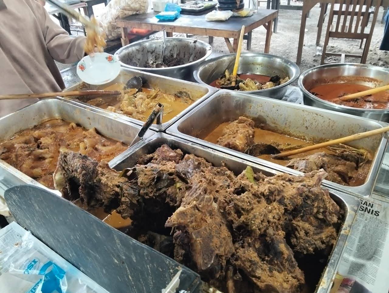 tunjang-dinosaurus-ikut-curi-perhatian-dalam-hjk-padang-ke-356