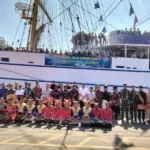 empat-hari-kri-bima-suci-bersandar-di-padang,-warga-bisa-naik-dan-saksikan-kemegahannya