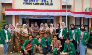 mahasiswa-kkn-unand-bagi-bagi-hadiah-sambil-edukasi-di-smpn-1-v-koto-kampung-dalam,-padang-pariaman mahasiswa-kkn-unand-bagi-bagi-hadiah-sambil-edukasi-di-smpn-1-v-koto-kampung-dalam,-padang-pariaman