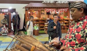 semarakkan-hut-ri-ke-80,-injourney-group-hadirkan-nuansa-merah-putih-di-bandara-dan-pesta-rakyat-di-sarinah