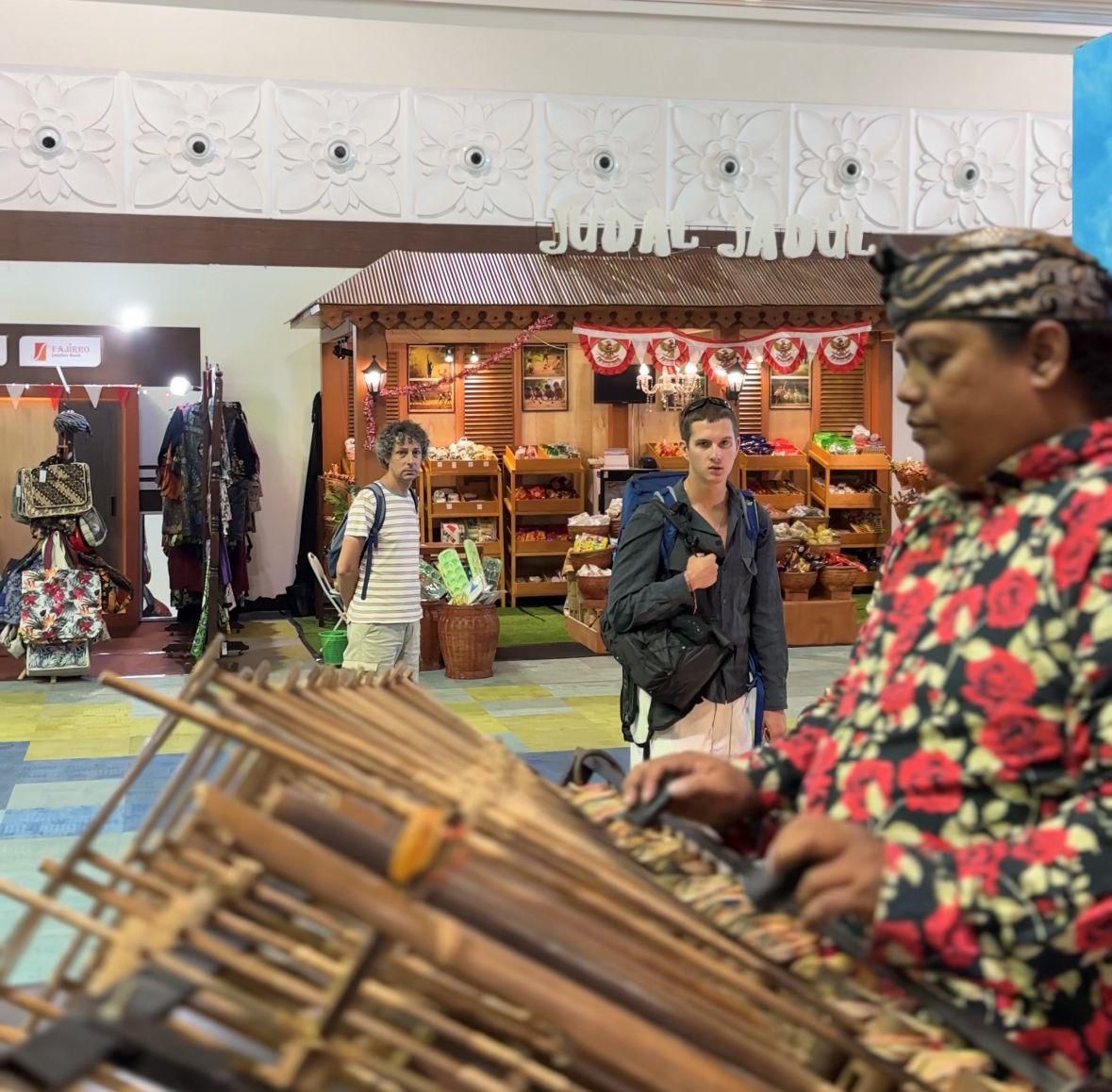 semarakkan-hut-ri-ke-80,-injourney-group-hadirkan-nuansa-merah-putih-di-bandara-dan-pesta-rakyat-di-sarinah