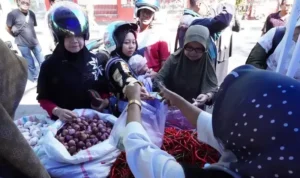 polres-tanah-datar-gelar-gerakan-pangan-murah