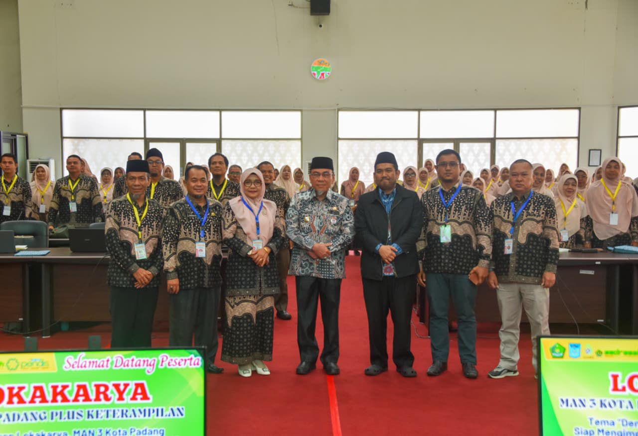 didapuk-jadi-pemateri-lokakarya-man-3-padang-wakil-walikota-ajak-seluruh-guru-sukseskan-progul-pemko-padang