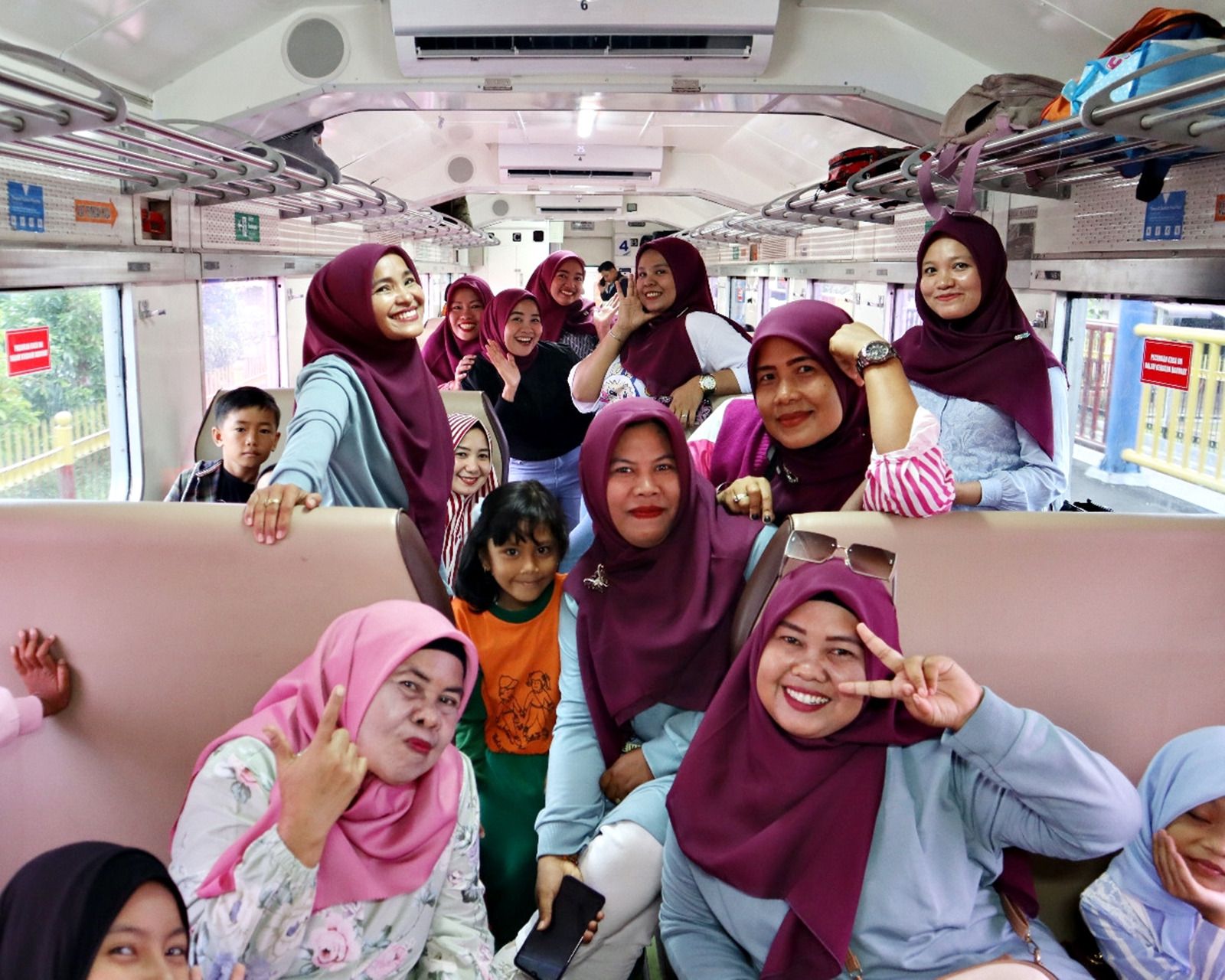 ayoo-buruan-dipesan,-tiket-ka-long-weekend-hut-ke-80-ri-wilayah-divre-ii-sumbar-masih-tersedia