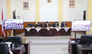 walikota-pariaman-ikuti-rapat-paripurna-dprd,-dengarkan-pidato-presiden-ri