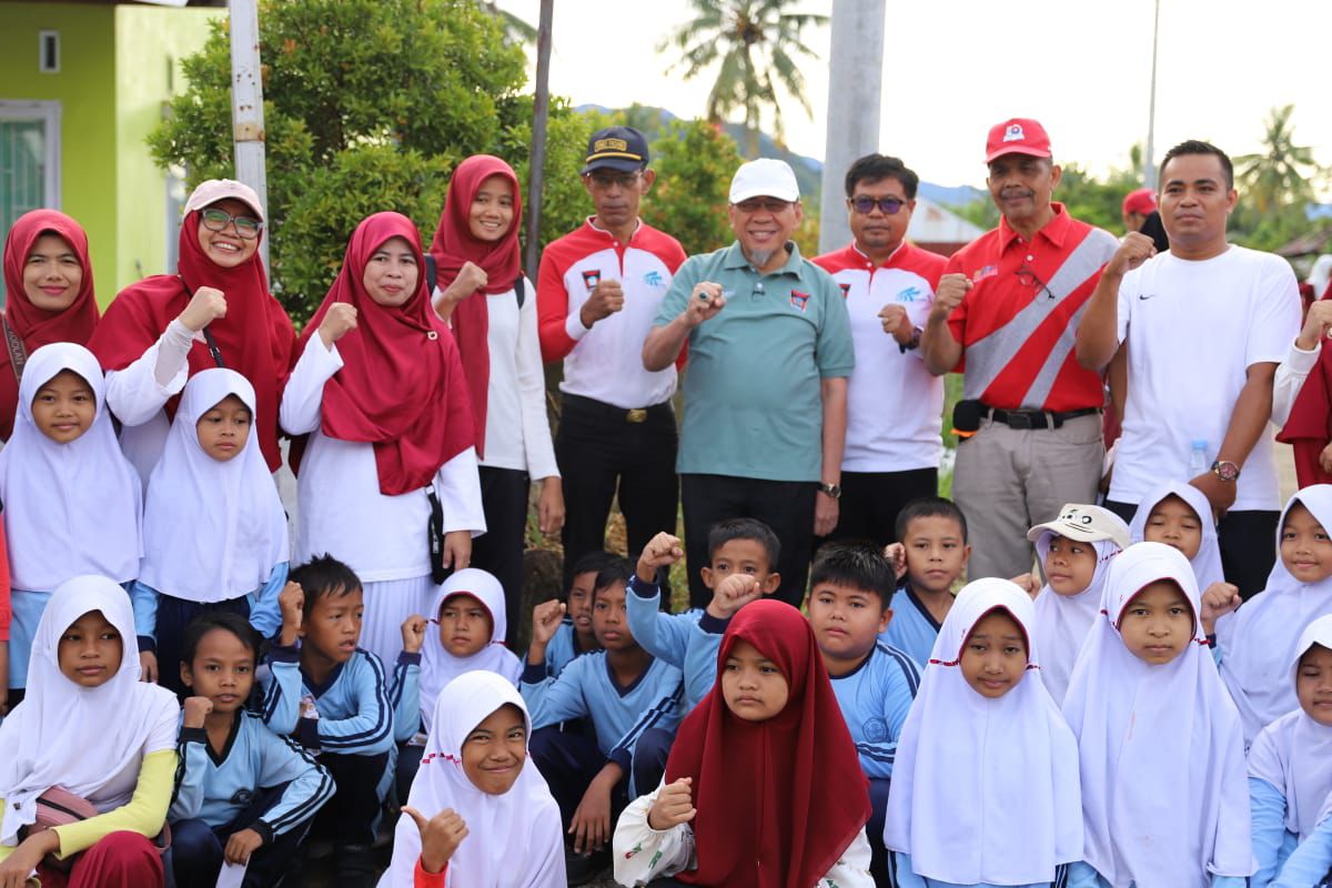 dilepas-wawako-maigus-nasir,-ratusan-warga-tampat-durian-kordang-meriahkan-hut-ri-ke-80-dengan-jalan-sehat