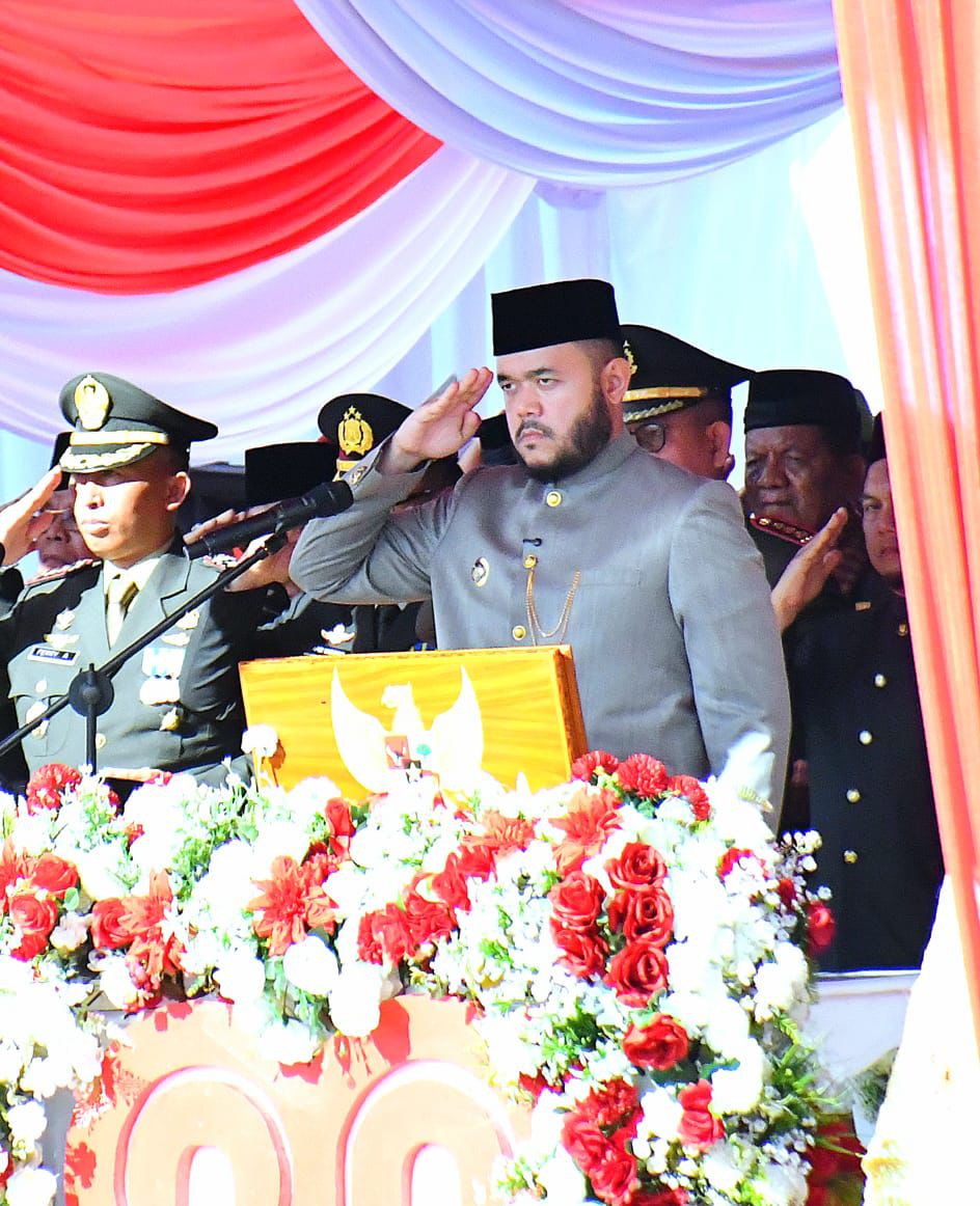 wako-fadly-amran-inspektur-upacara-peringatan-hut-ri-ke-80-di-lapangan-apeksi-padang