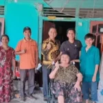 baznas-sijunjung-serahkan-bantuan-kursi-roda-untuk-warga-kurang-mampu