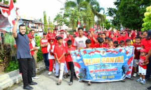 walikota-padang-apresiasi-warga-perumahan-pondok-pinang-yang-telah-ikut-meriahkan-hut-ri-ke-80 walikota-padang-apresiasi-warga-perumahan-pondok-pinang-yang-telah-ikut-meriahkan-hut-ri-ke-80