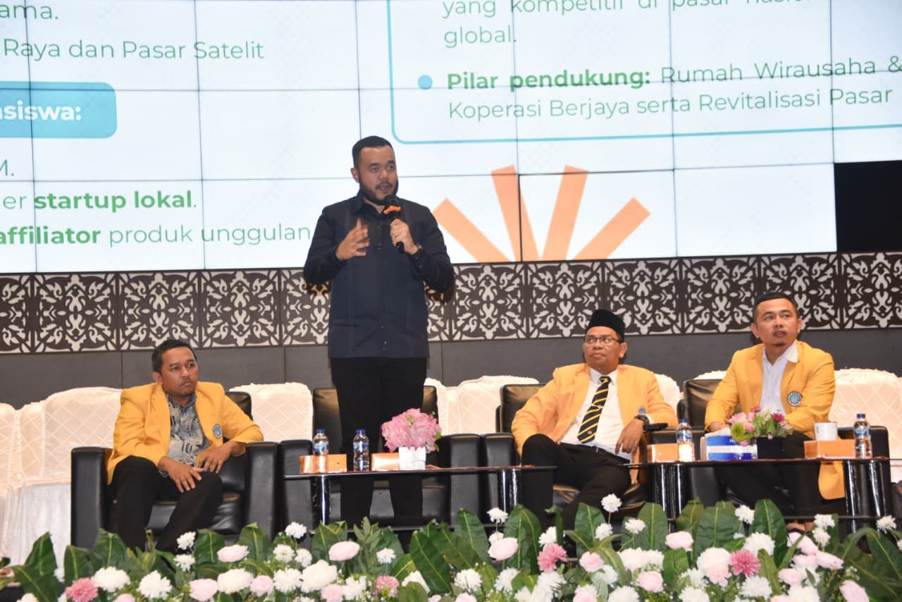 walikota-fadly-amran-jadi-keynote-speaker-dalam-kegiatan-pkkmb-unp
