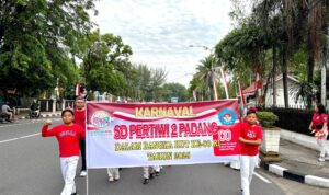 sd-pertiwi-2-padang-meriahkan-hut-kemerdekaan-dengan-bermacam-perlombaan sd-pertiwi-2-padang-meriahkan-hut-kemerdekaan-dengan-bermacam-perlombaan