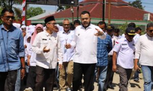 fadly-amran-tinjau-fasilitas-air-bersih-dan-kondisi-jalan-menuju-sman-17