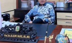 tak-fungsikan-palang-perlintasan,-prof-elwi-danil:-pt-kai-bisa-digugat-secara-perdata