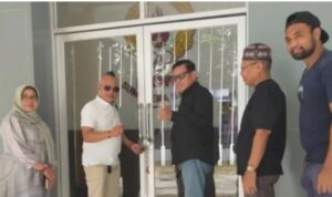 wakil-ketua-karateker-koni-sumbar-prof.-syahrial-bakhtiar-tinjau-kantor-koni-sumbar-didampingi-tim