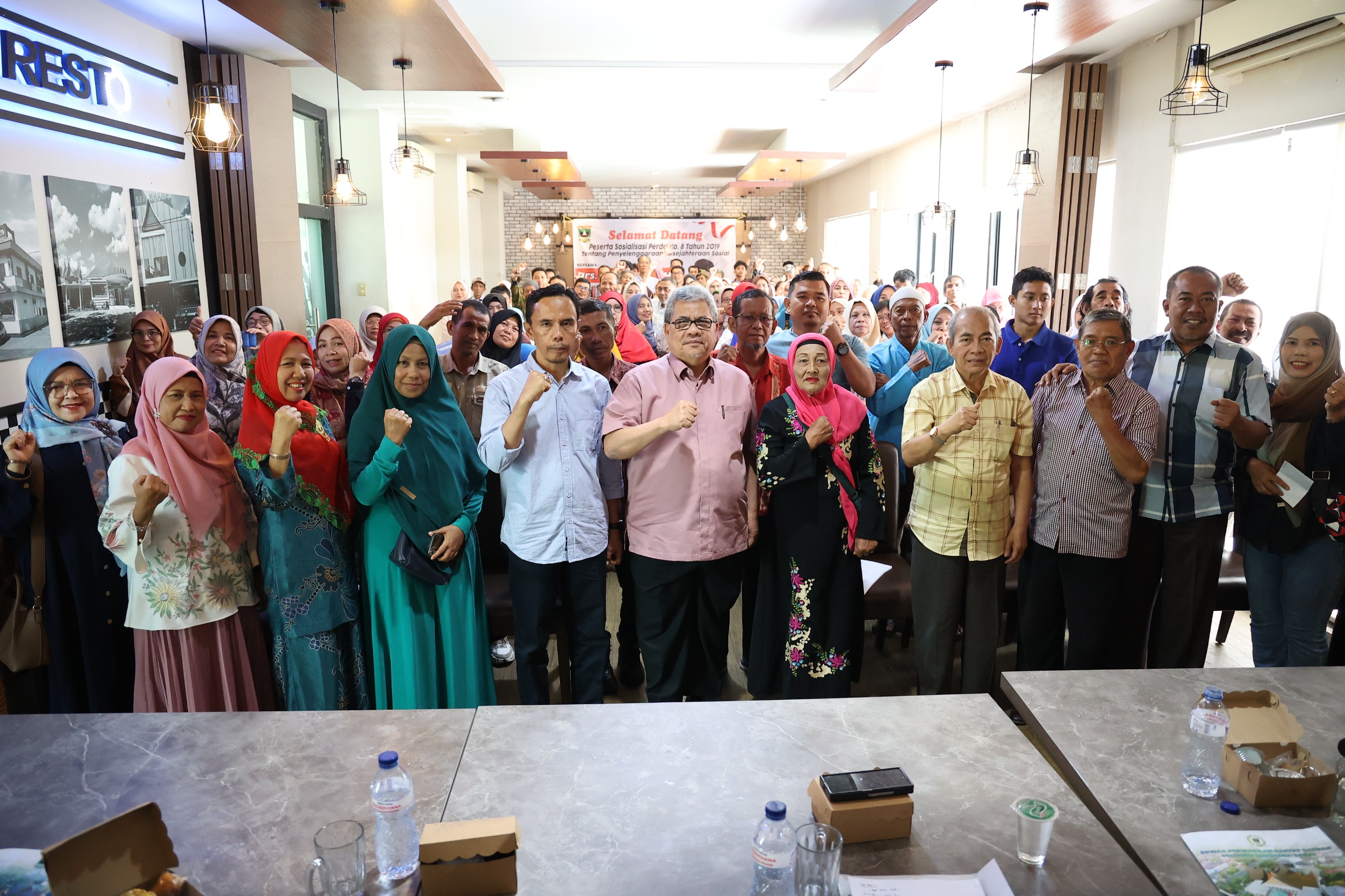 ketua-dprd-sumbar-muhidi-gelar-sosper-penyelenggaraan-kesejahteraan-sosial