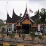 apbdp-tak-kunjung-disahkan,-dprd-dharmasraya-tetap-minta-rapat-di-luar-daerah