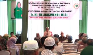 anggota-dprd-sumbar-neldaswenti-sosialisasikan-perda-pengembangan-ekraf