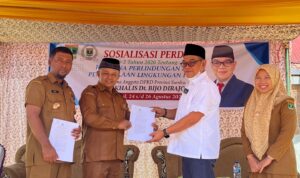 sosialisasikan-perda-lingkungan-hidup-disosialisasikan,-nurkhalis-ajak-masyarakat-nagari-suayan-jaga-alam sosialisasikan-perda-lingkungan-hidup-disosialisasikan,-nurkhalis-ajak-masyarakat-nagari-suayan-jaga-alam