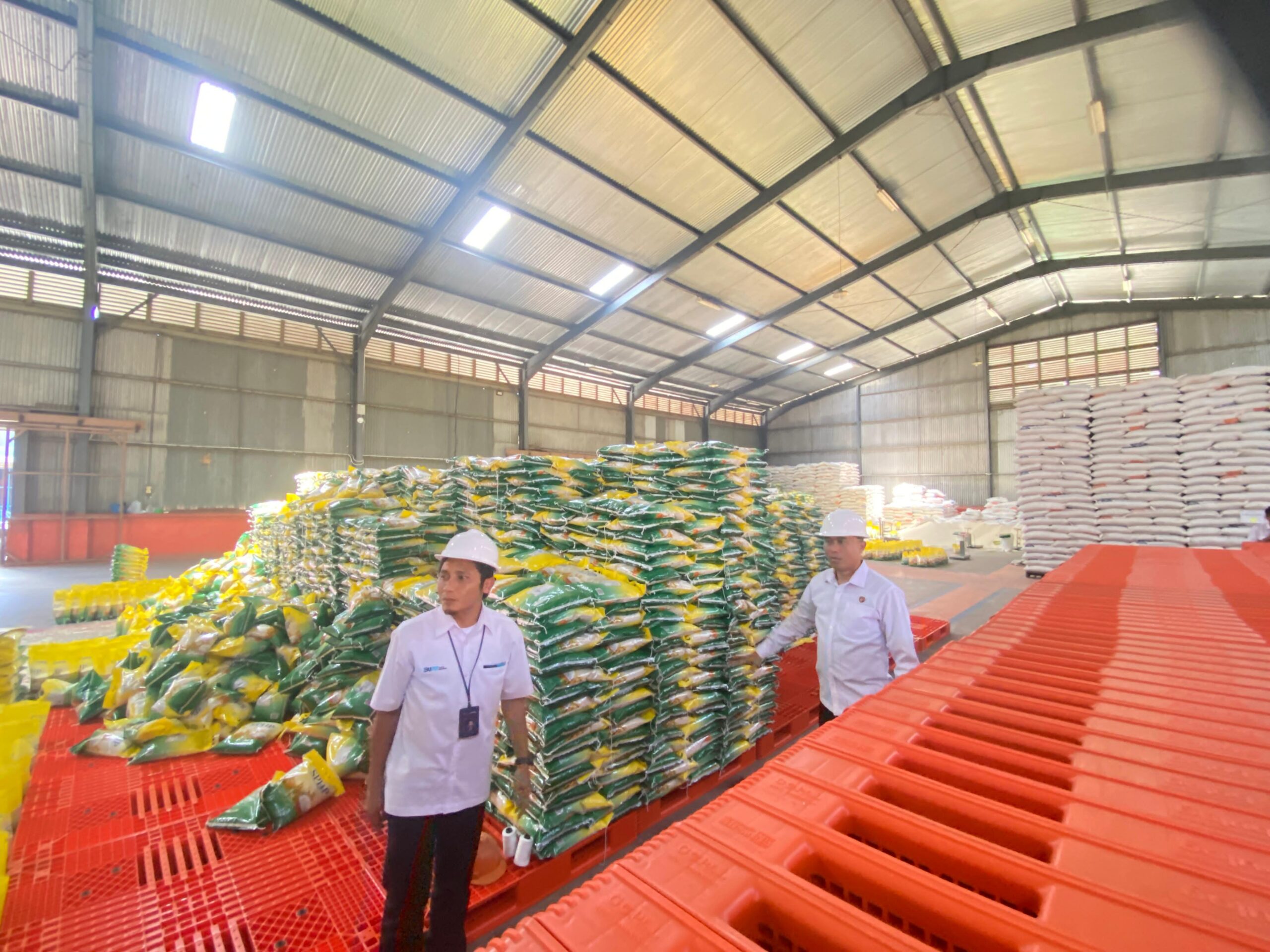 cek-gudang-bulog,-dirreskrimus-polda-sumbar-pastikan-stok-beras-tercukupi