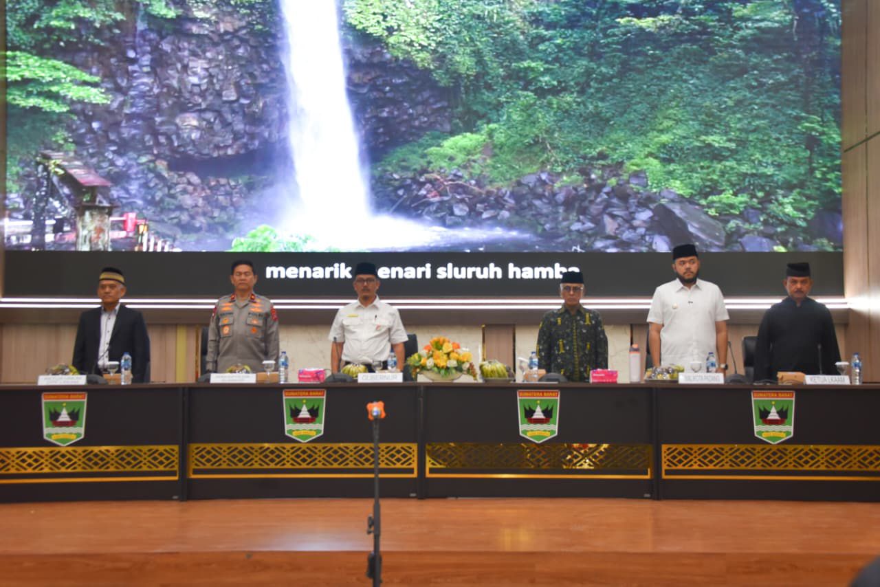 walikota-padang-hadiri-pengukuhan-pengurus-dpp-lakam-periode-2025-2030