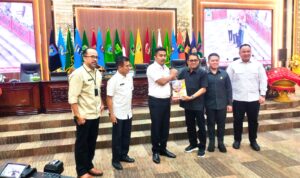 dprd-sumbar-gelar-rapat-paripurna-penyampaian-hasil-reses-dan-laporan-kinerja-anggota-dewan