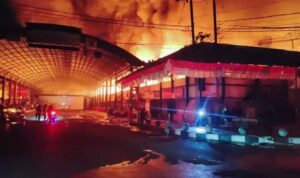 api-membakar-tumpuan-dan-harapan-pedagang-pasar-payakumbuh