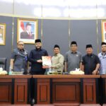 walikota-padang-hadiri-rapat-paripurna-dprd-padang-tentang-tutup-masa-sidang-iii-dan-buka-masa-sidang-i-tahun-2025