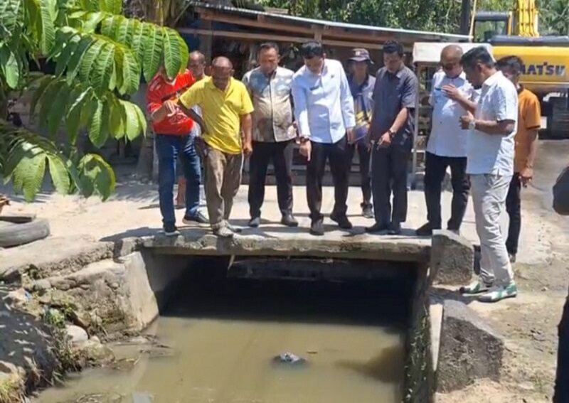 masyarakat-campago-selatan-padang-pariaman-goro-bersihkan-drainase